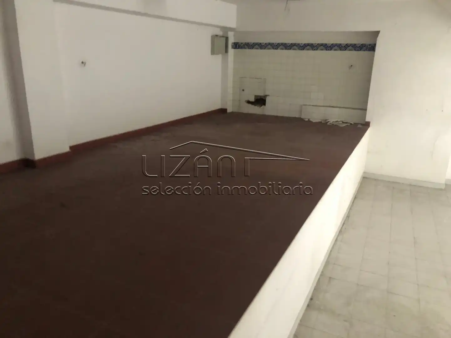 Local en venta en Oviedo 