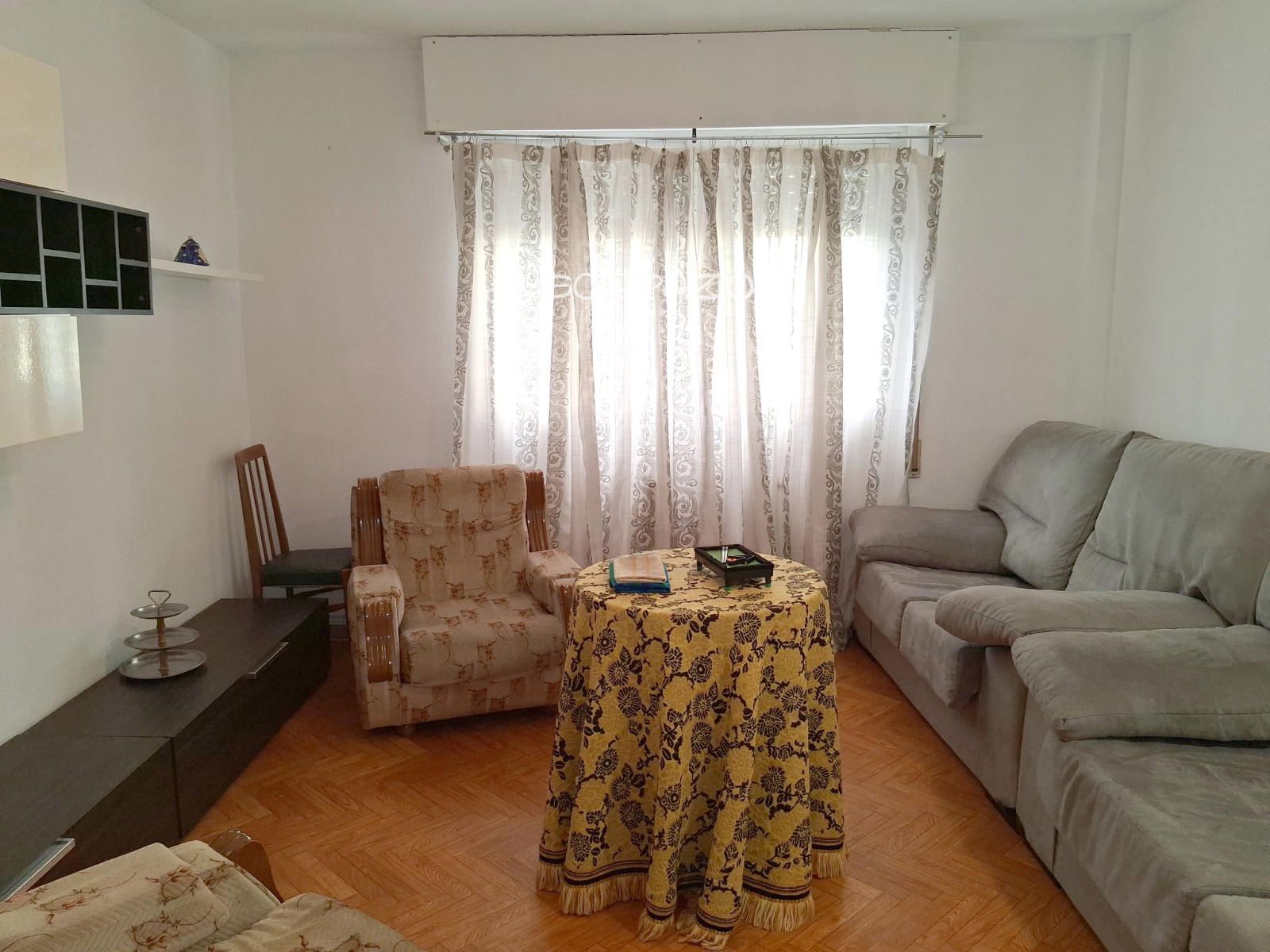Living room of Flat for sale in Lugo Capital  with Heating, Terrace and Furnished