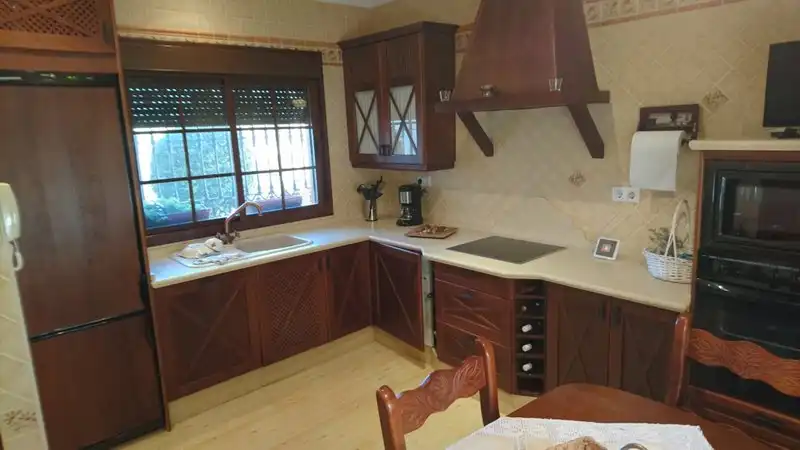 Cuina de Casa o xalet en venda en Chiclana de la Frontera amb Aire condicionat, Calefacció i Jardí privat