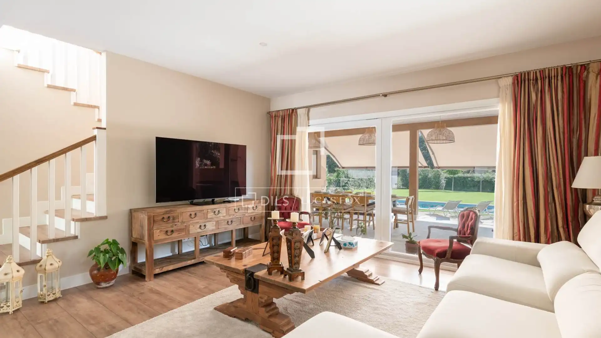 Sala de estar de Casa o chalet en venta en Sant Cugat del Vallès con Aire acondicionado, Calefacción y Jardín privado