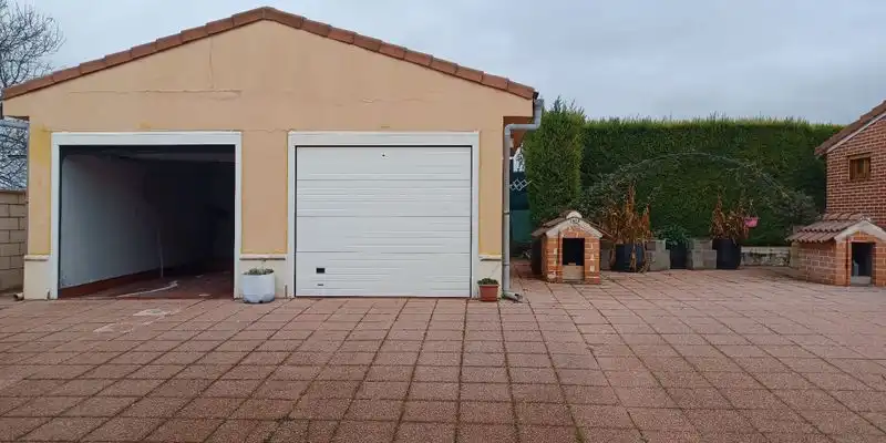Parking de Casa o chalet en venta en Renedo de Esgueva con Jardín privado