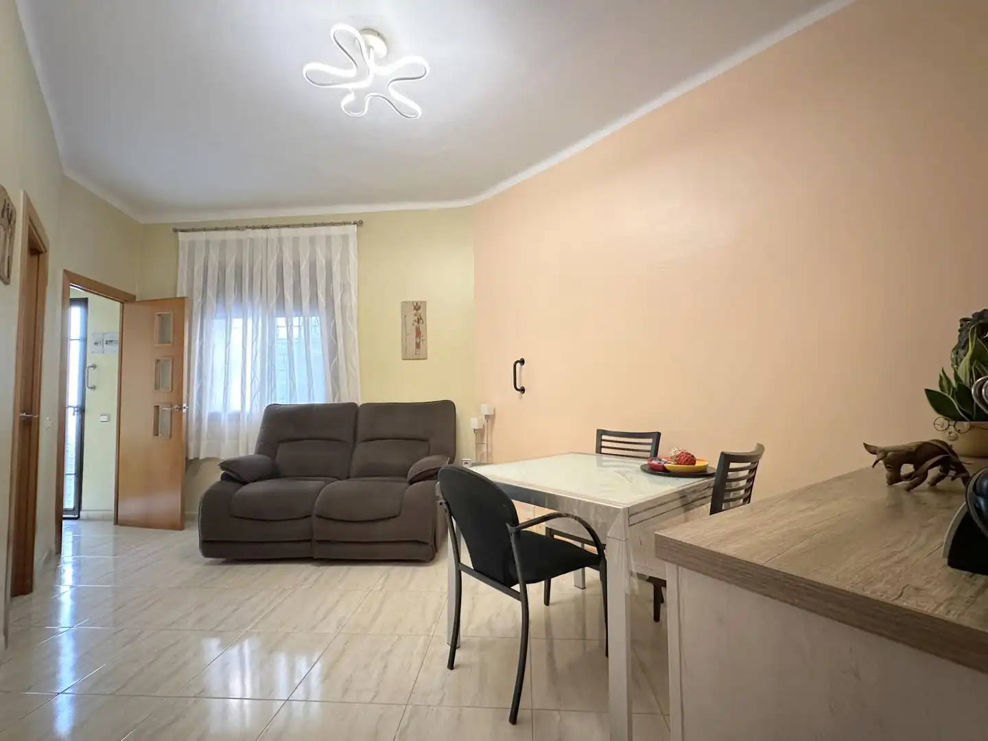 Sala d'estar de Pis en venda en Sant Boi de Llobregat