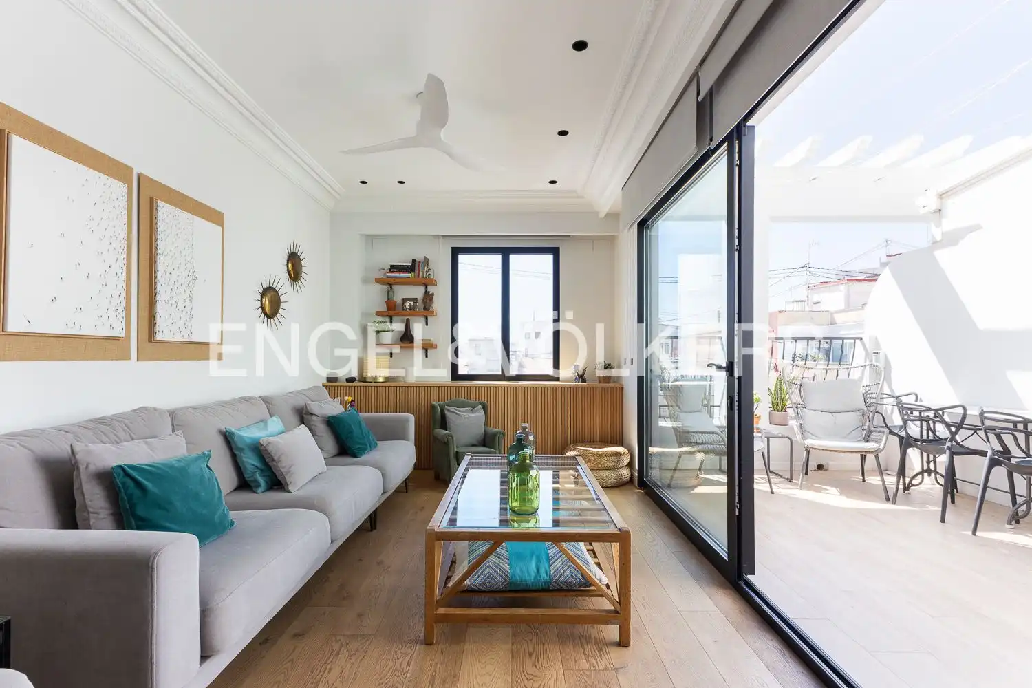 Living room of Attic for sale in Valencia  with Air Conditioner, Heating and Terrace