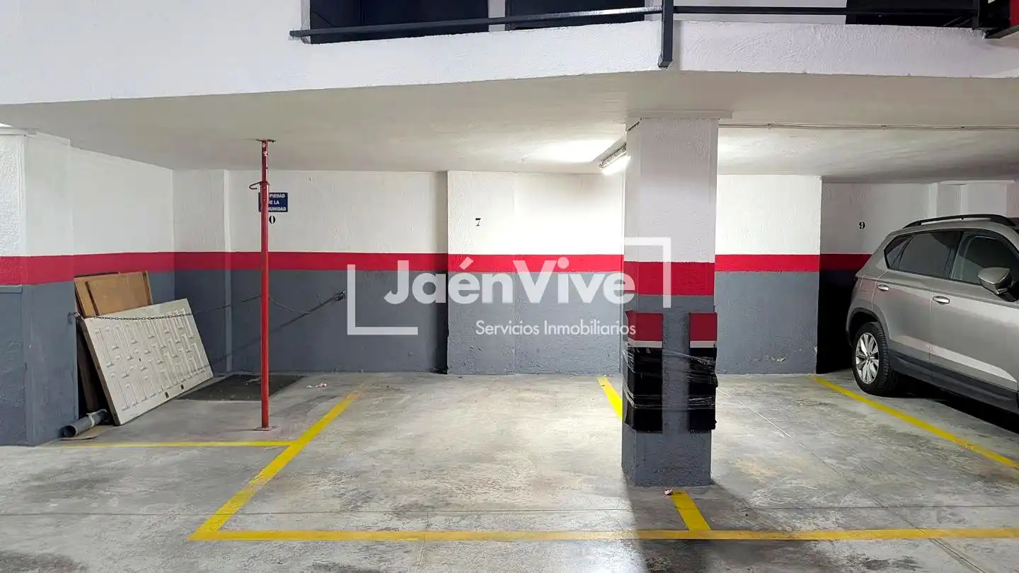 Parking de Piso en venta en Jaén con Aire acondicionado, Calefacción y Trastero