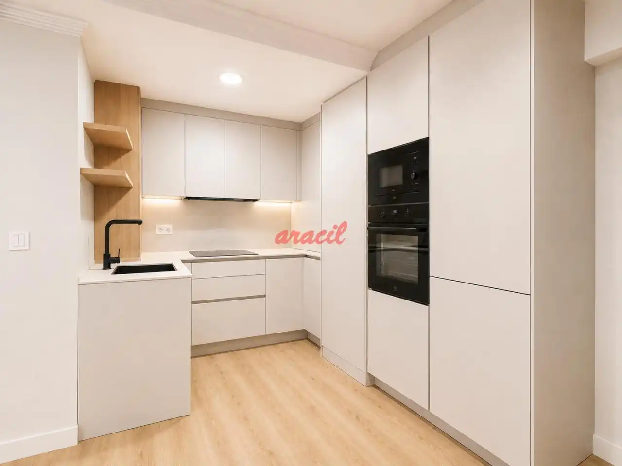 Cocina de Apartamento en venta en Ourense Capital  con Calefacción y Balcón
