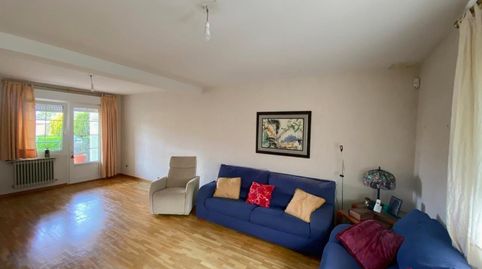 Foto 4 de Casa o xalet en venda a Calle Monteleon, Sariegos, León