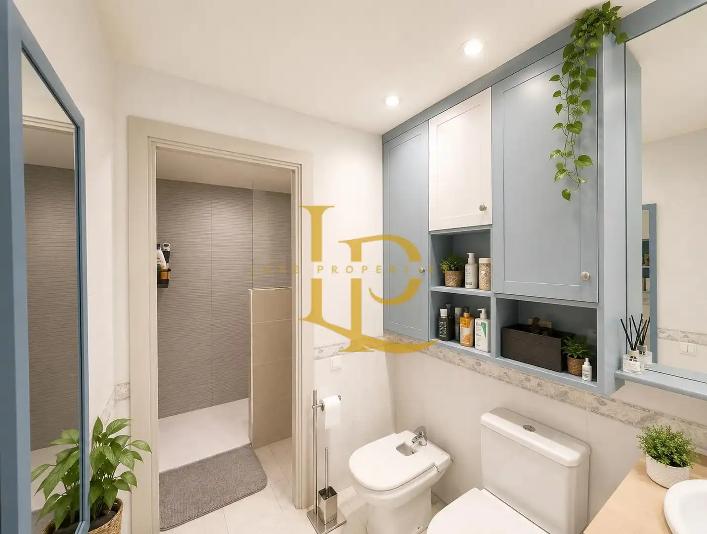 Bathroom of Attic for sale in Rubí  with Air Conditioner, Heating and Terrace