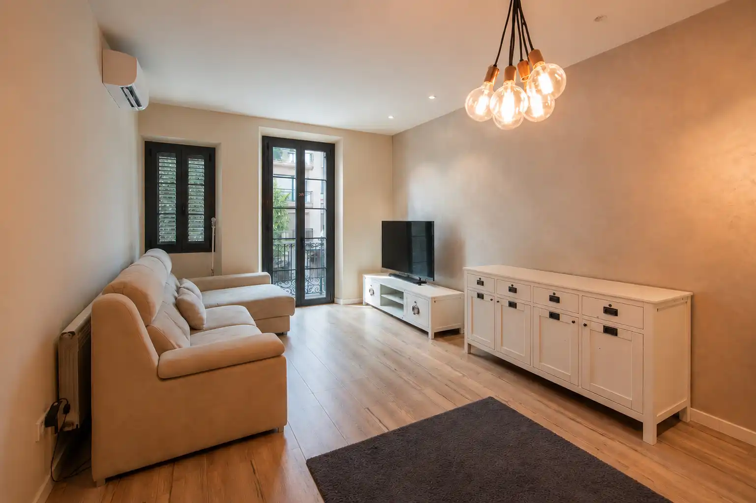 Sala d'estar de Dúplex de lloguer en Sant Feliu de Guíxols amb Aire condicionat, Calefacció i Terrassa
