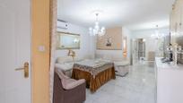 Sala d'estar de Casa adosada en venda en Peligros amb Terrassa i Balcó