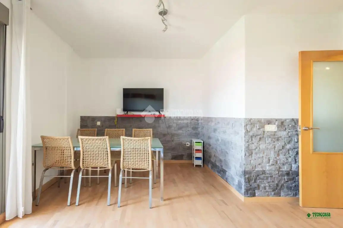 Comedor de Piso en venta en Almería con Terraza, Trastero y Piscina comunitaria