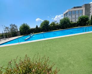 Swimming pool of Flat for sale in Valladolid Capital  with Air Conditioner, Heating and Private garden