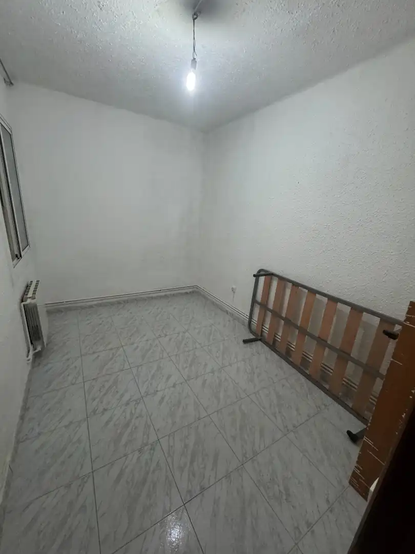 Piso en venta en Cornellà de Llobregat con Calefacción, Horno y Microondas