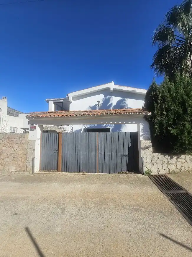 House with pool for sale in Urbanizaciones, imagen 2