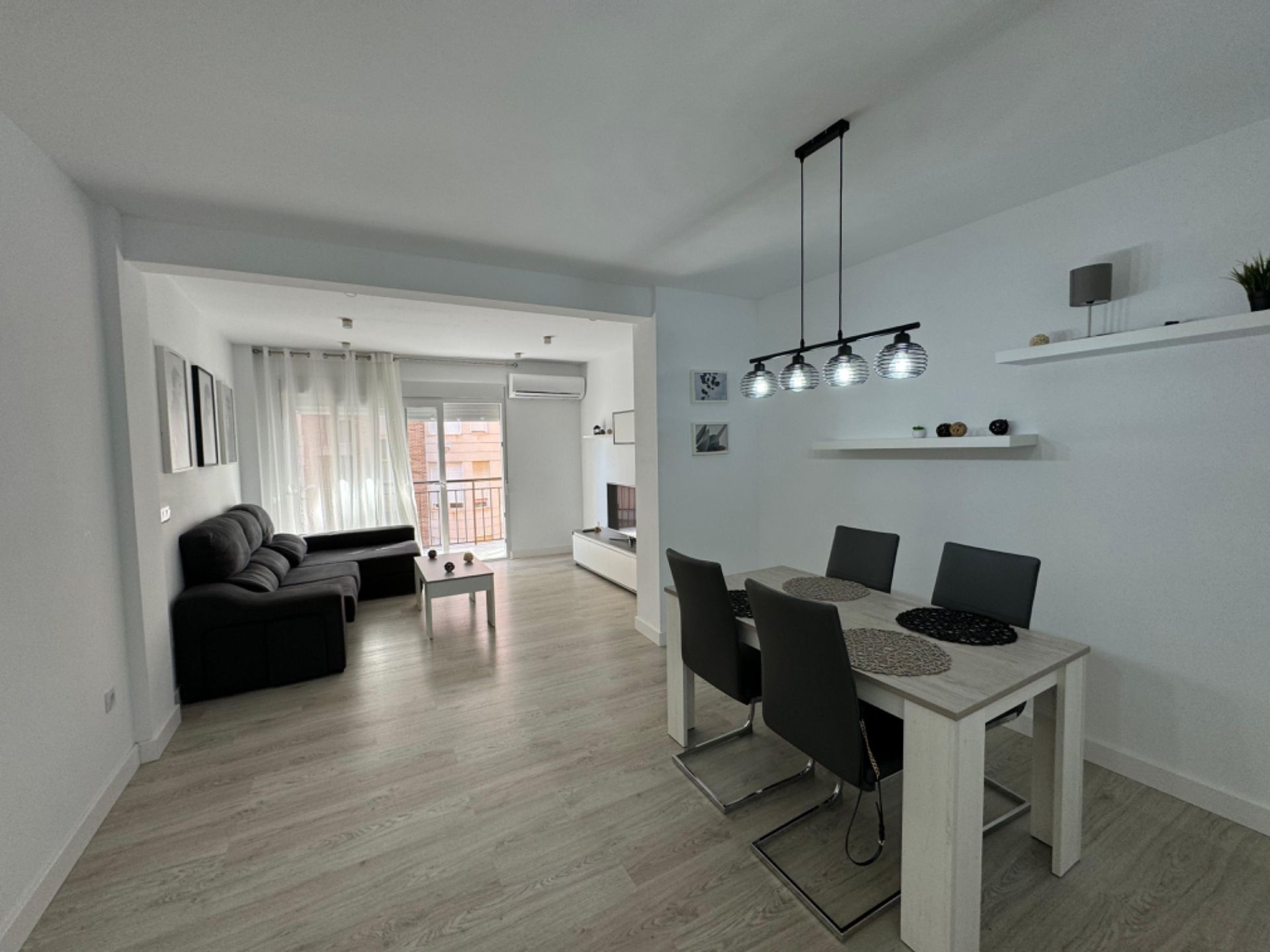 Sala d'estar de Pis de lloguer en Calpe / Calp amb Aire condicionat, Terrassa i Moblat