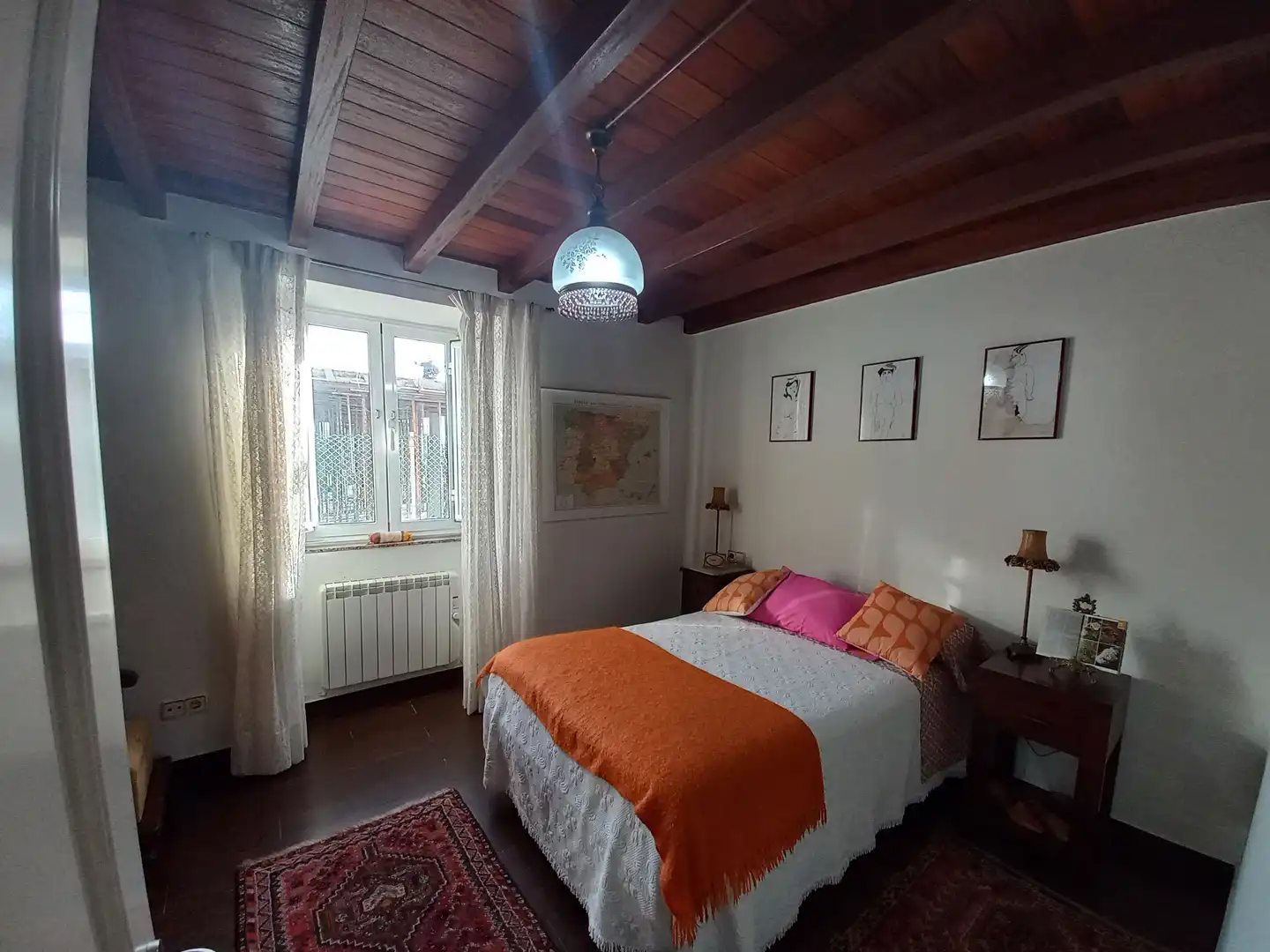 Dormitori de Casa o xalet en venda en Oleiros amb Parquet, Terrassa i Traster