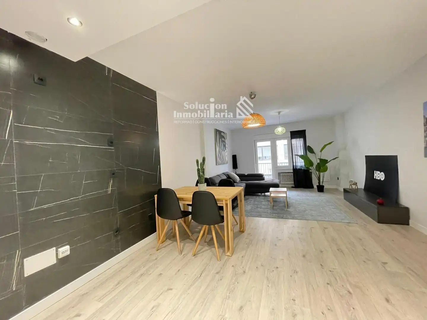 Exterior view of Flat for sale in San Bernardo - Carmelitas - Campus