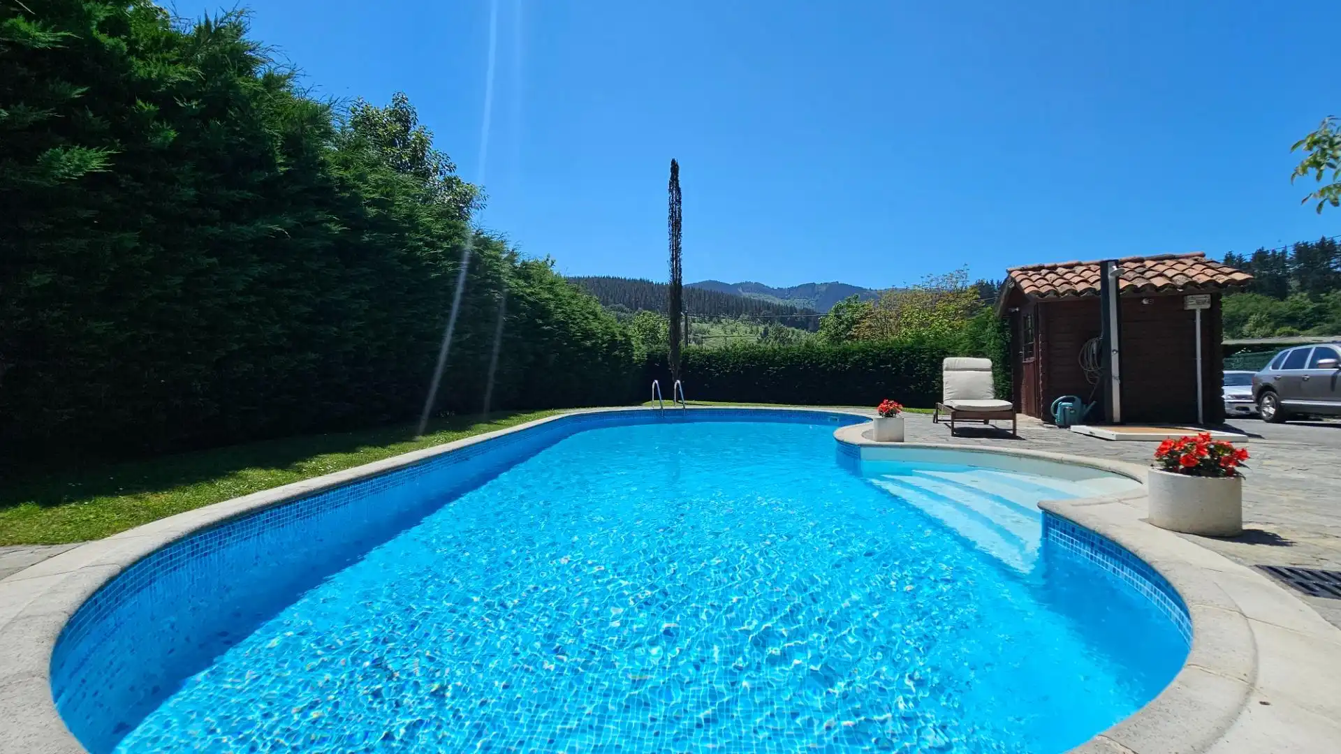 Piscina de Casa o xalet en venda en Güeñes amb Aire condicionat, Calefacció i Jardí privat