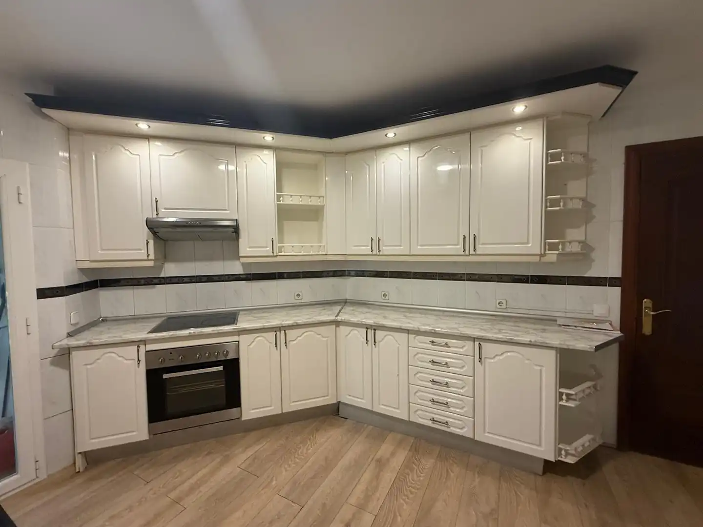 Kitchen of Flat for rent in Villanueva del Pardillo  with Heating, Terrace and Oven