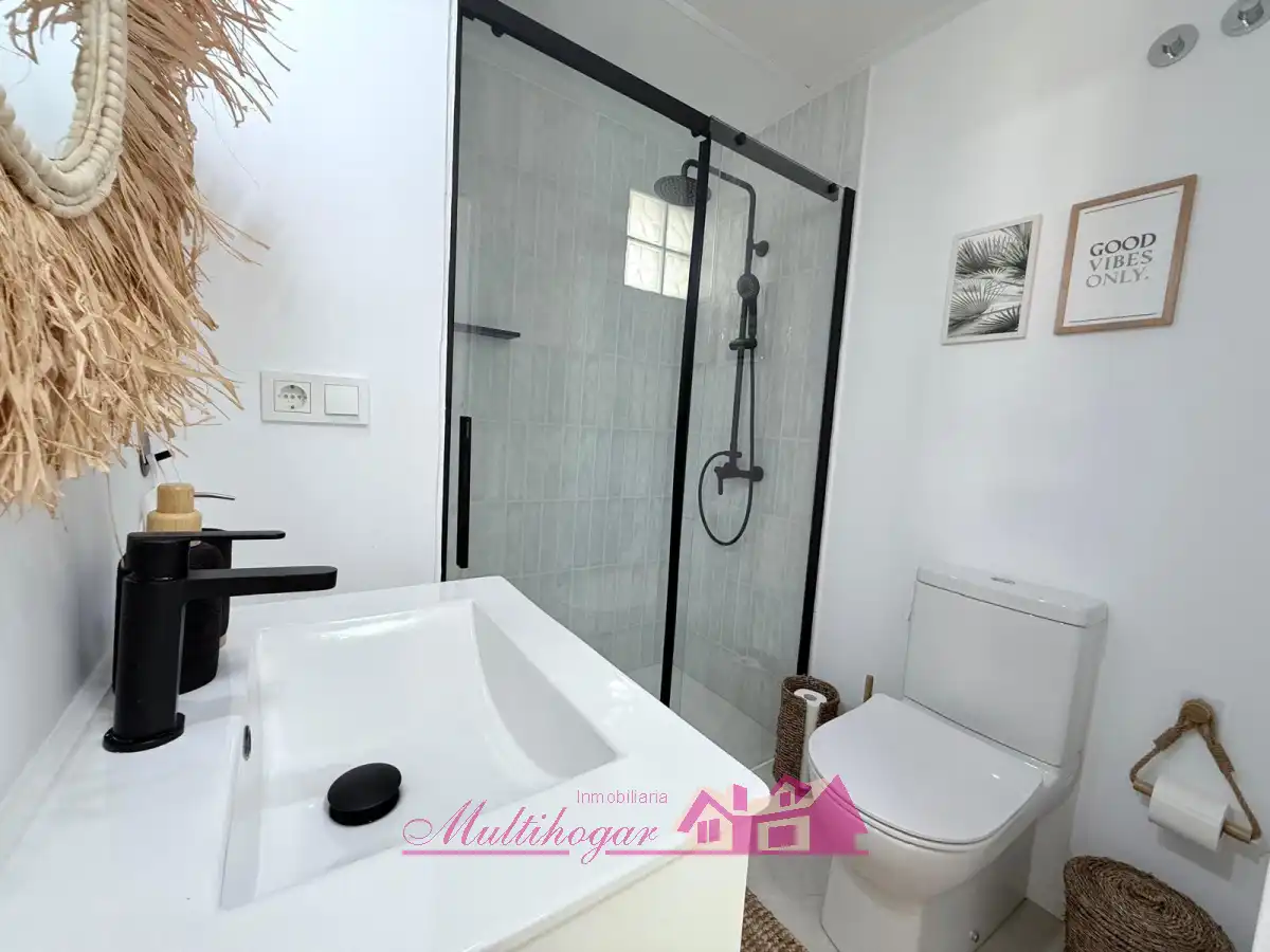 Baño de Planta baja en venta en Sant Antoni de Portmany con Aire acondicionado, Calefacción y Jardín privado