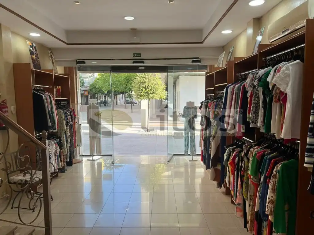 Local en venta en Dos Hermanas con Aire acondicionado
