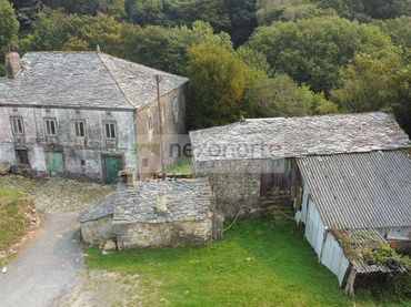 Casa rústica en venta en As Ucheiras 1-2