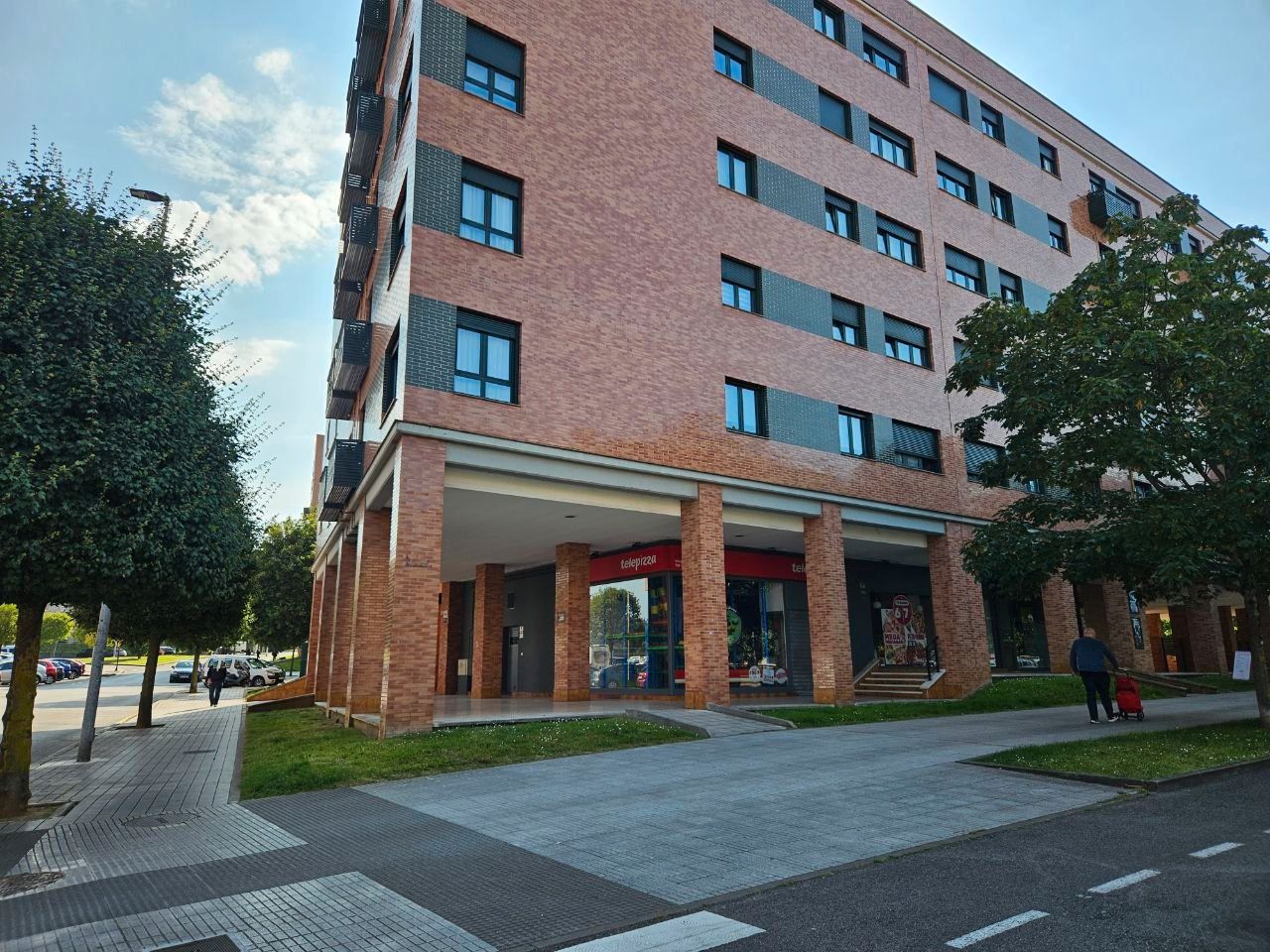 Vista exterior de Garatge en venda en Gijón 