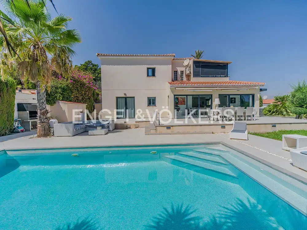Vista exterior de Casa o chalet en venta en El Campello con Aire acondicionado, Calefacción y Jardín privado