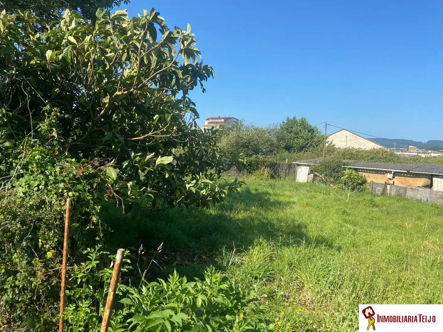 Terreno residencial en venta en Neda