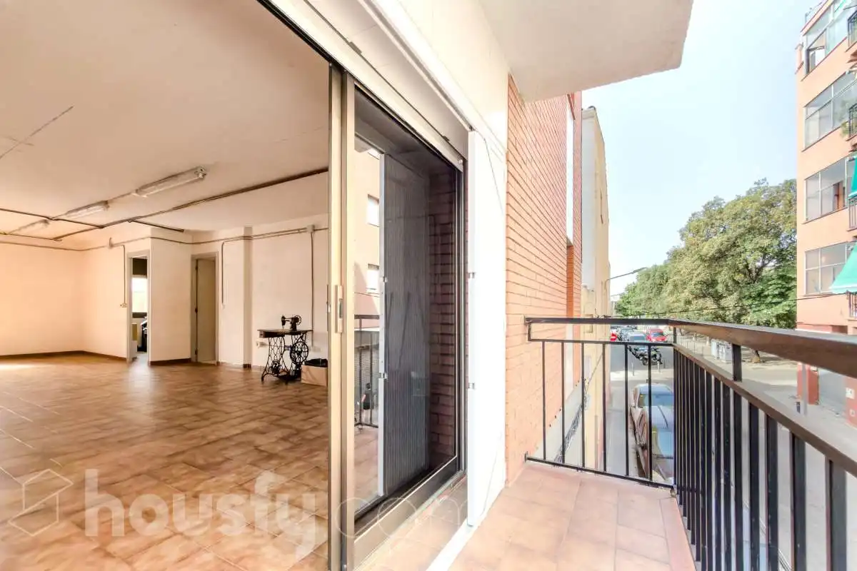 Exterior view of Houses for sale in Mataró  with Air Conditioner, Heating and Terrace