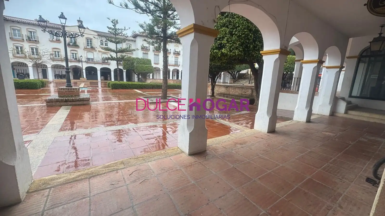 Local comercial en venda a Plaza Gloria fuertes