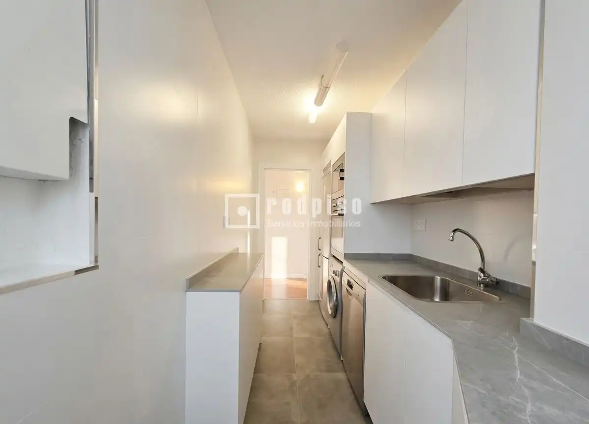 Kitchen of Flat for sale in Alcorcón  with Air Conditioner, Heating and Private garden