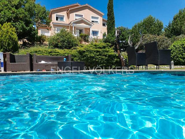 Casa-chalet en Alquiler en Paseo del Embajador en Ciudalcampo