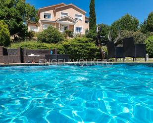 Swimming pool of House or chalet to rent in Ciudalcampo  with Air Conditioner, Heating and Private garden
