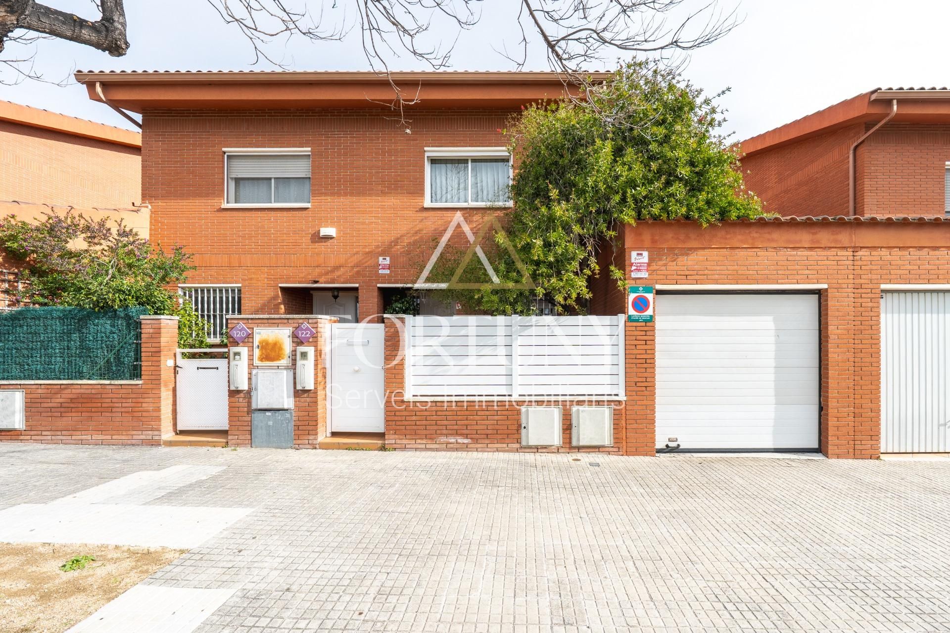 Single-family semi-detached for sale in Calle PERE RIUS I GATELL, Migjorn