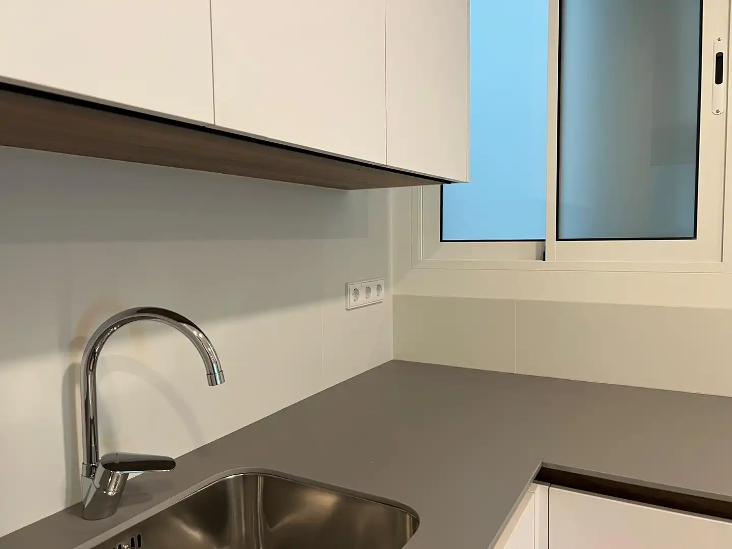 Küche von Wohnung zum Verkauf in Barcelona mit Klimaanlage, Heizung und Parkett