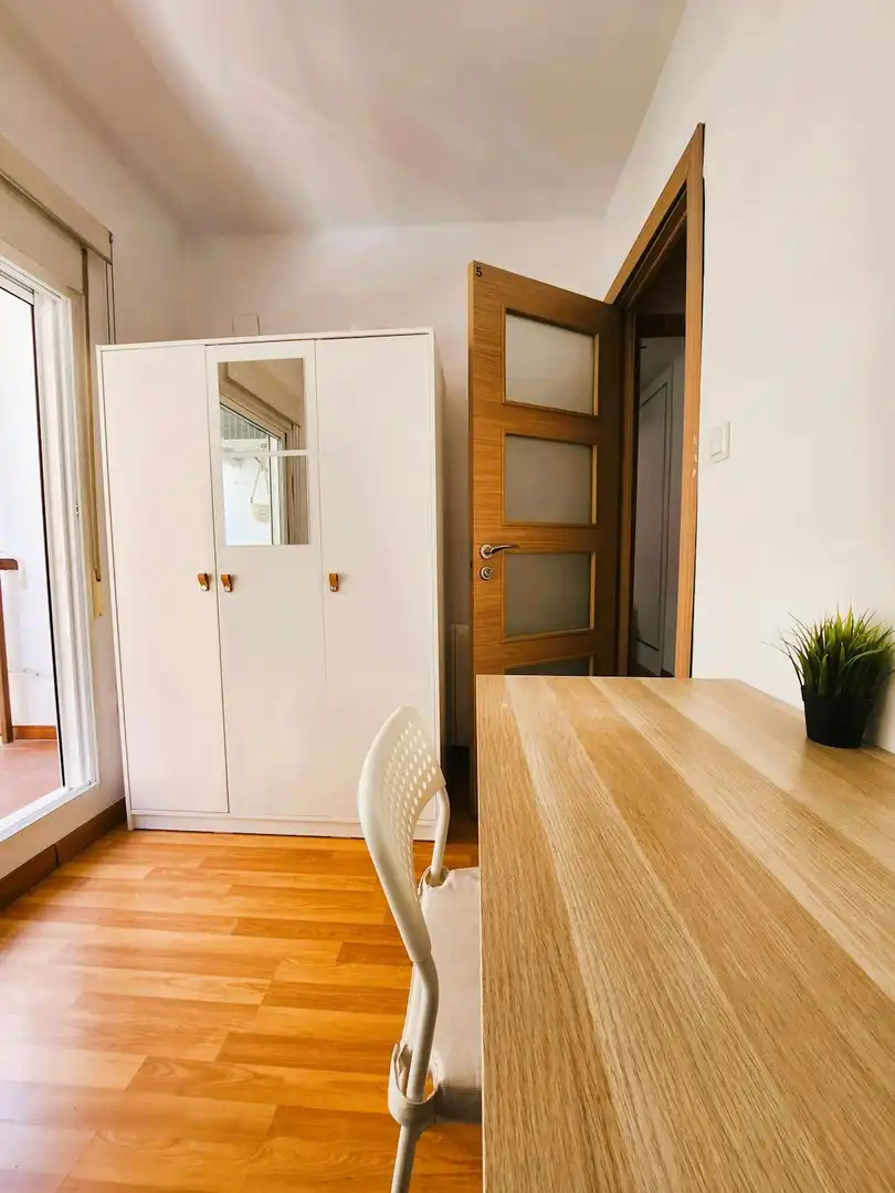 Habitación de Piso para compartir en Valencia con Aire acondicionado, Calefacción y Amueblado