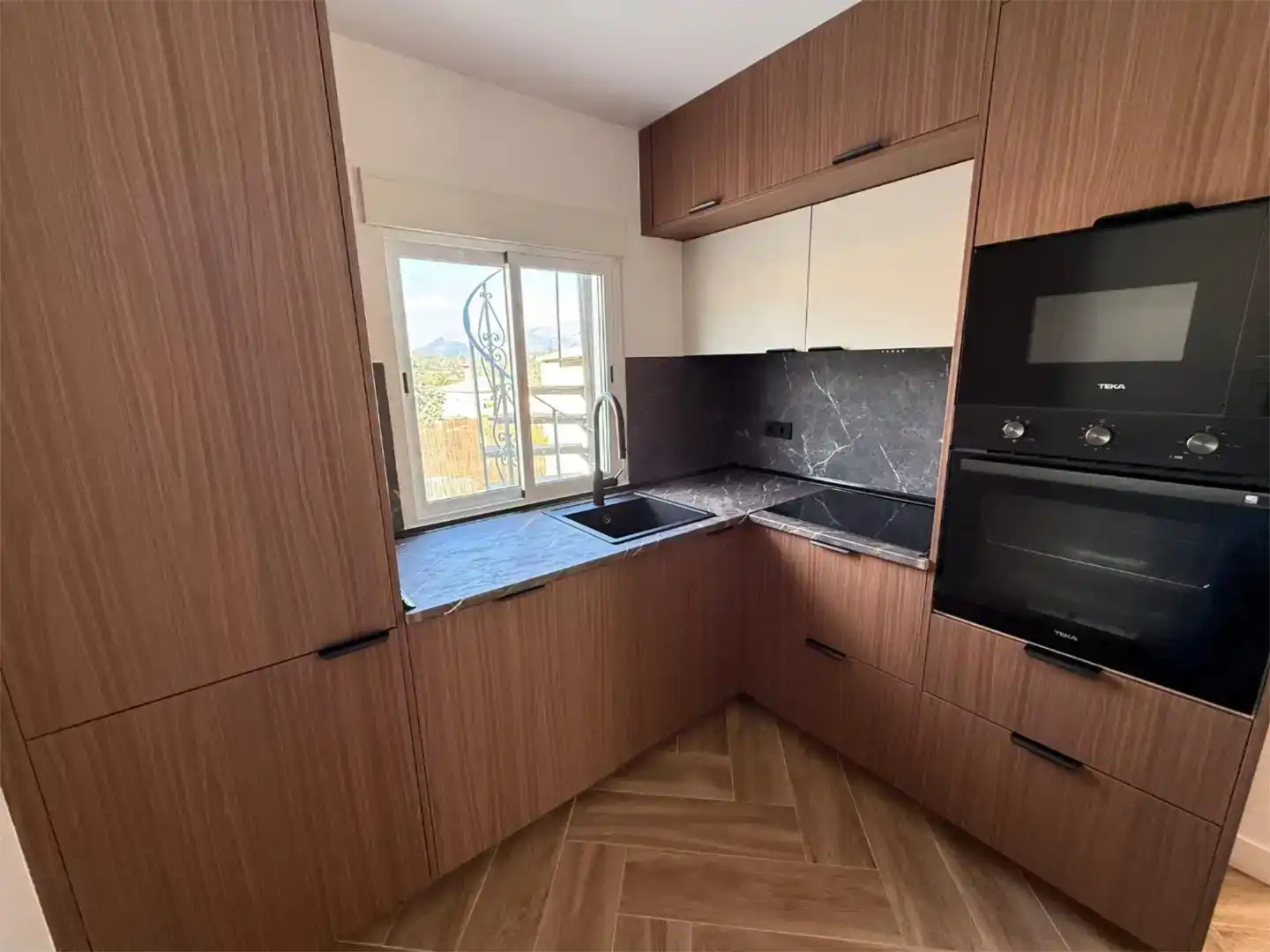 Cocina de Casa o chalet en venta en La Nucia con Aire acondicionado, Jardín privado y Parquet