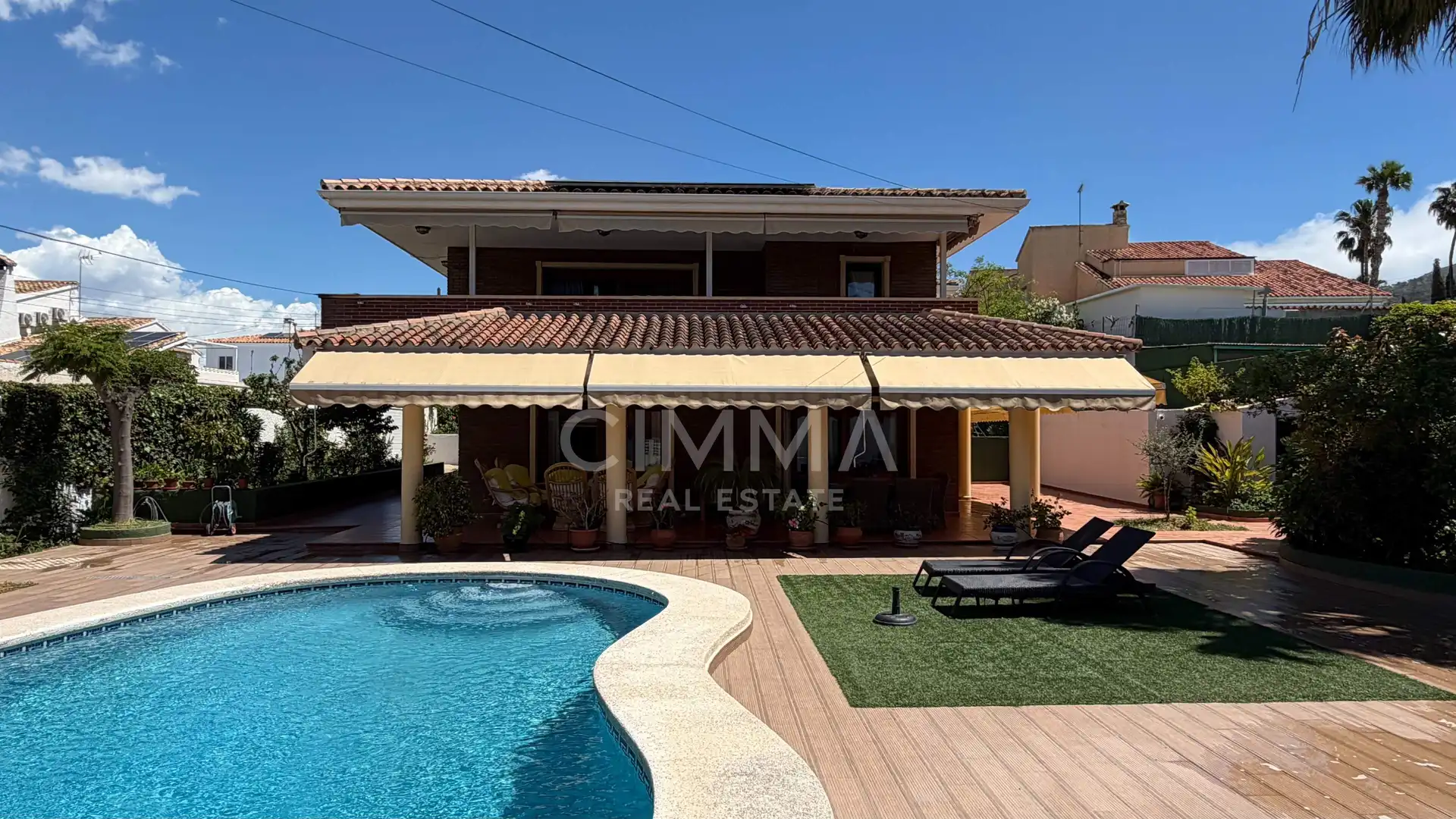 Piscina de Casa o chalet en venta en Benidorm con Aire acondicionado, Calefacción y Jardín privado