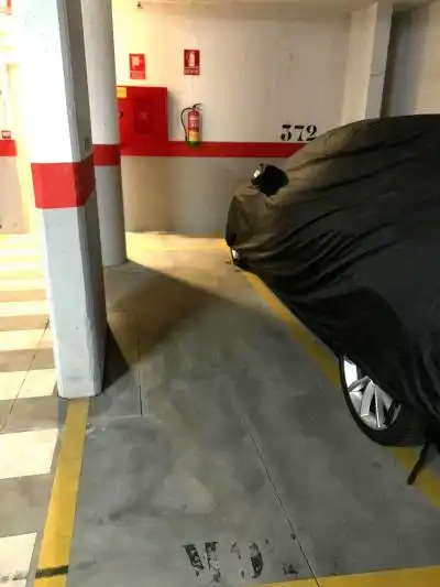 Parkplatz von Garage zum Verkauf in Estepona