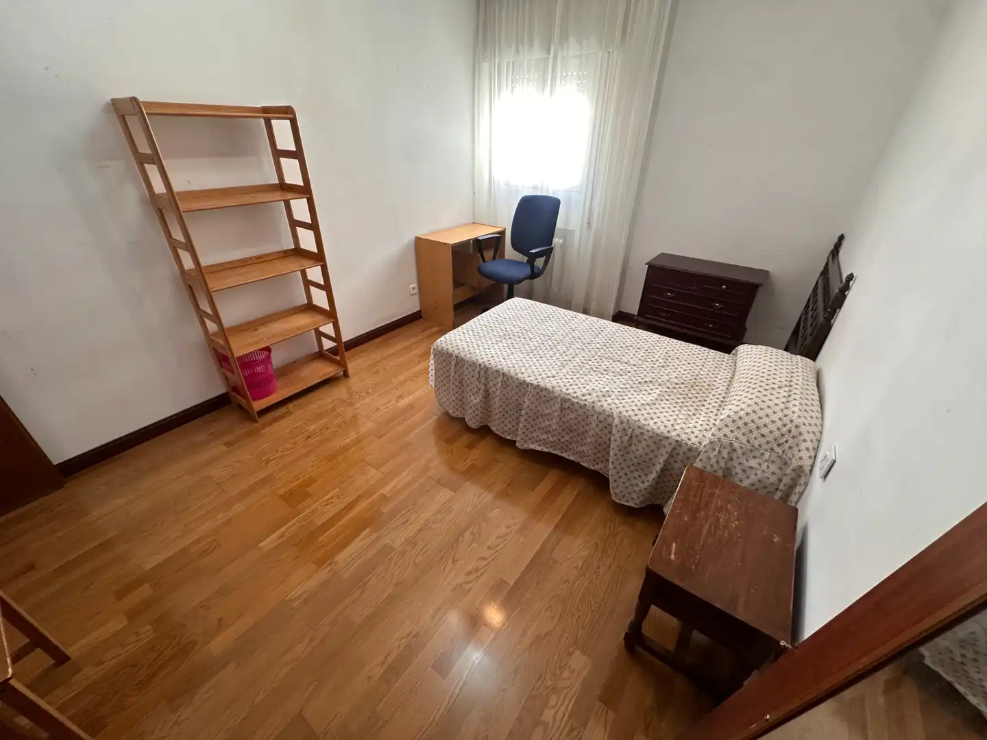Bedroom of Flat for rent in Cuenca  with Heating, Terrace and Furnished