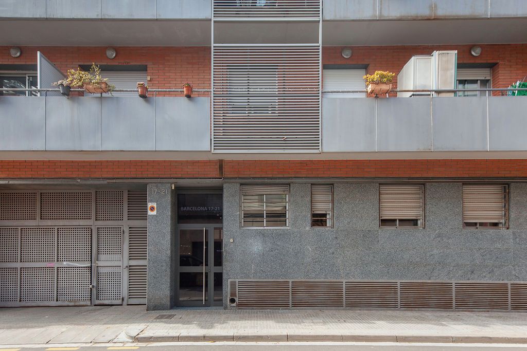Exterior view of Flat for sale in Cornellà de Llobregat