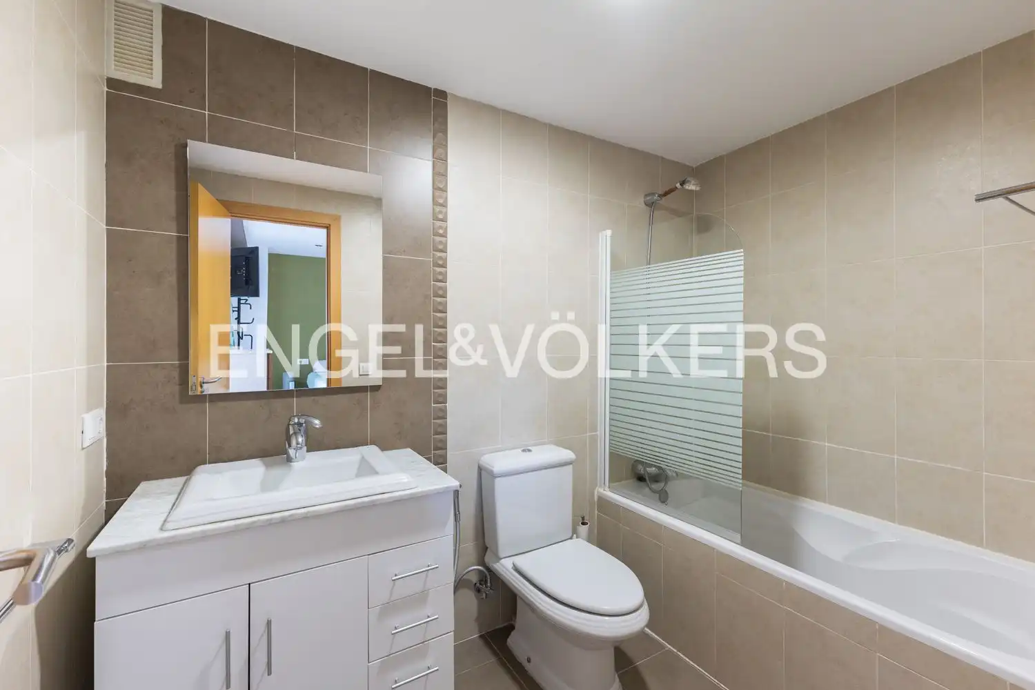 Badezimmer von Wohnung zur Miete in Sagunto / Sagunt mit Klimaanlage, Heizung und Privatgarten