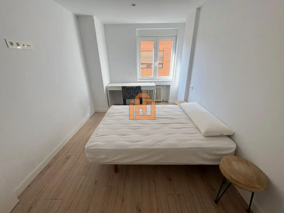Bedroom of Apartments for rent in León Capital   with Heating and Parquet flooring