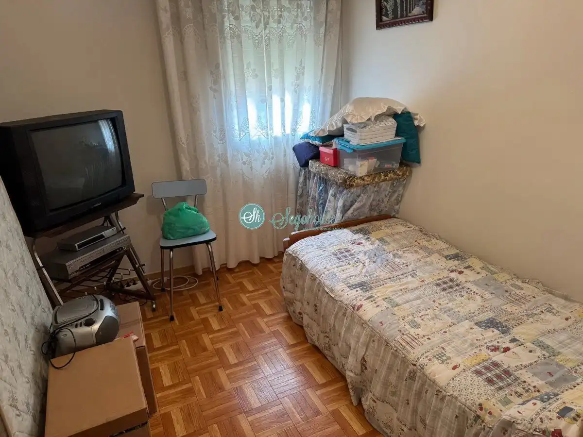 Bedroom of Flat for sale in Segovia  with Heating, Storage room and Balcony
