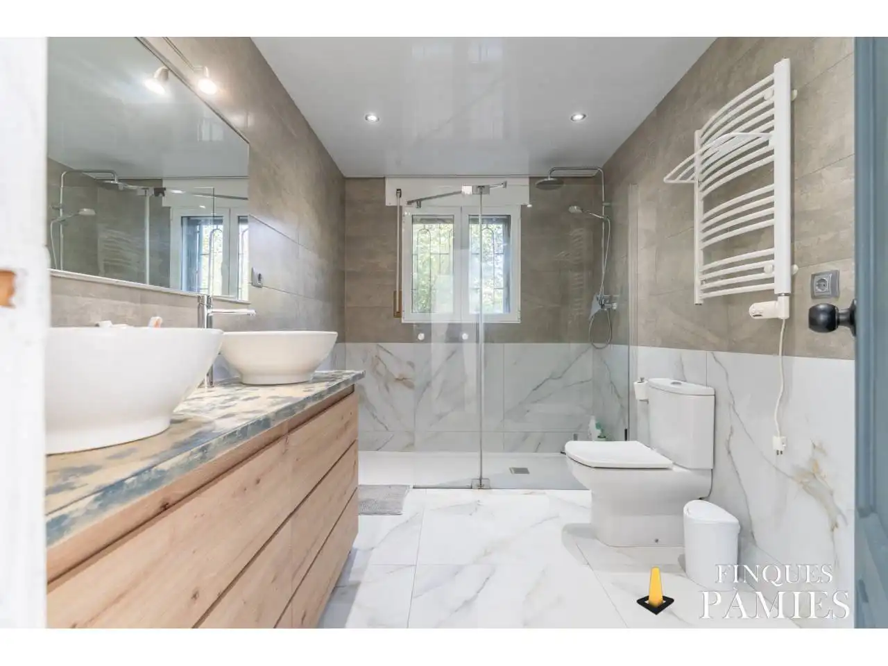 Baño de Finca rústica en venta en Reus con Aire acondicionado, Calefacción y Jardín privado