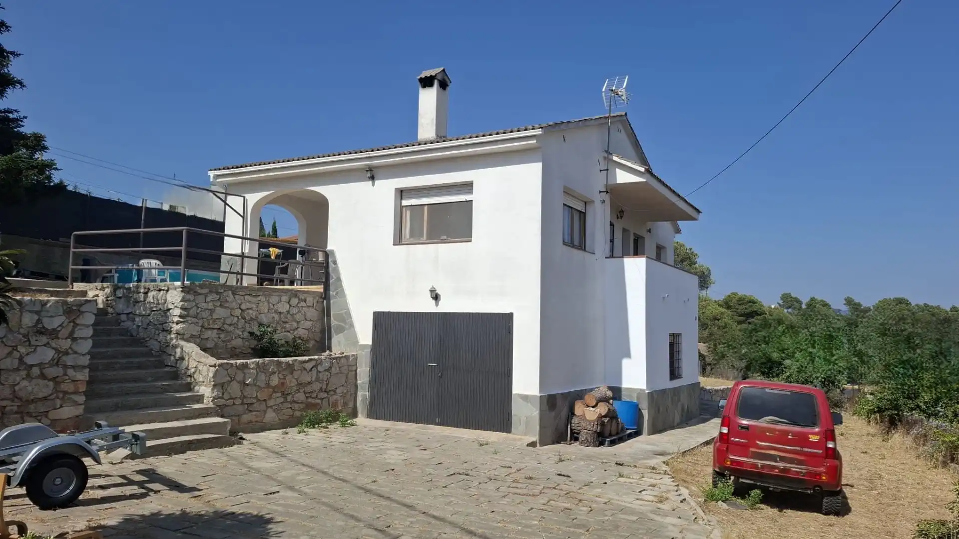 Vista exterior de Casa o xalet en venda en Vallirana amb Calefacció