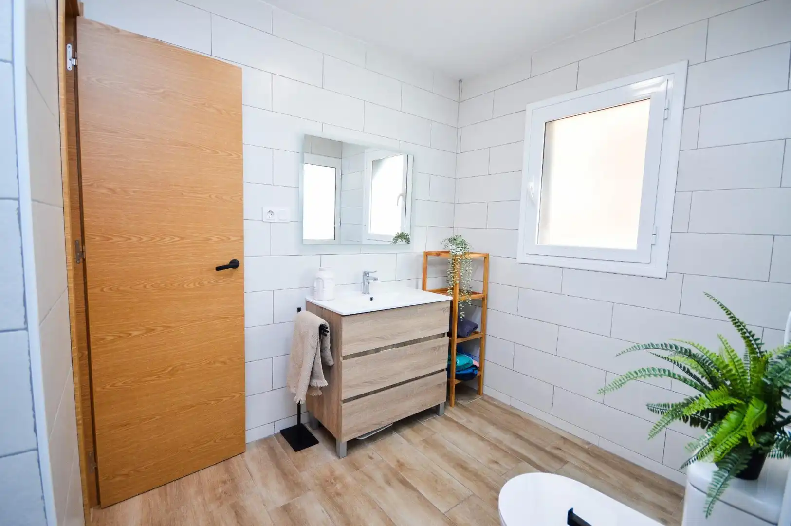 Baño de Piso en venta en Almería con Aire acondicionado y Calefacción