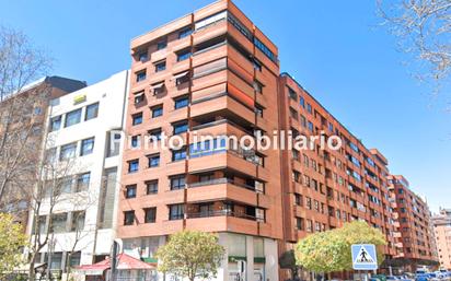 Vista exterior de Pis en venda en Valladolid Capital amb Terrassa