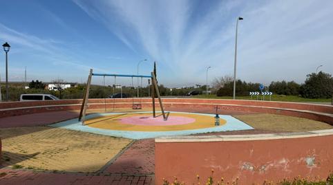 Foto 3 de Casa adosada en venda a  Constelación Pavo Real 30, Las Torres - Constelaciones, Utrera