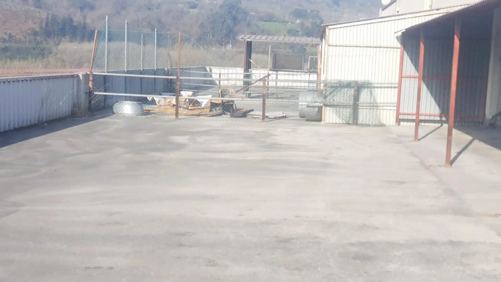 Aparcament de Nau industrial en venda en Basauri 